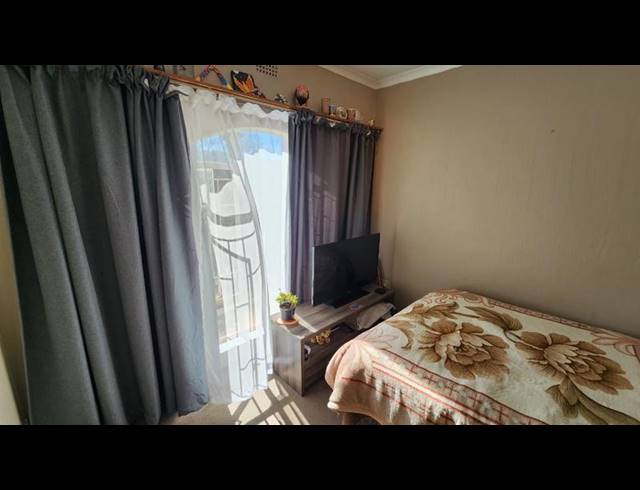 4 BEDROOM HOUSE FOR SALE IN GLENVISTA